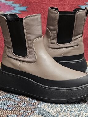 FitFlop F-MODE Womens Booties Size 6 Slip Resistant Pull-On Minky Grey Boots